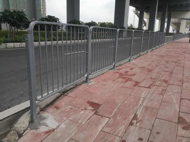 港式道路护栏